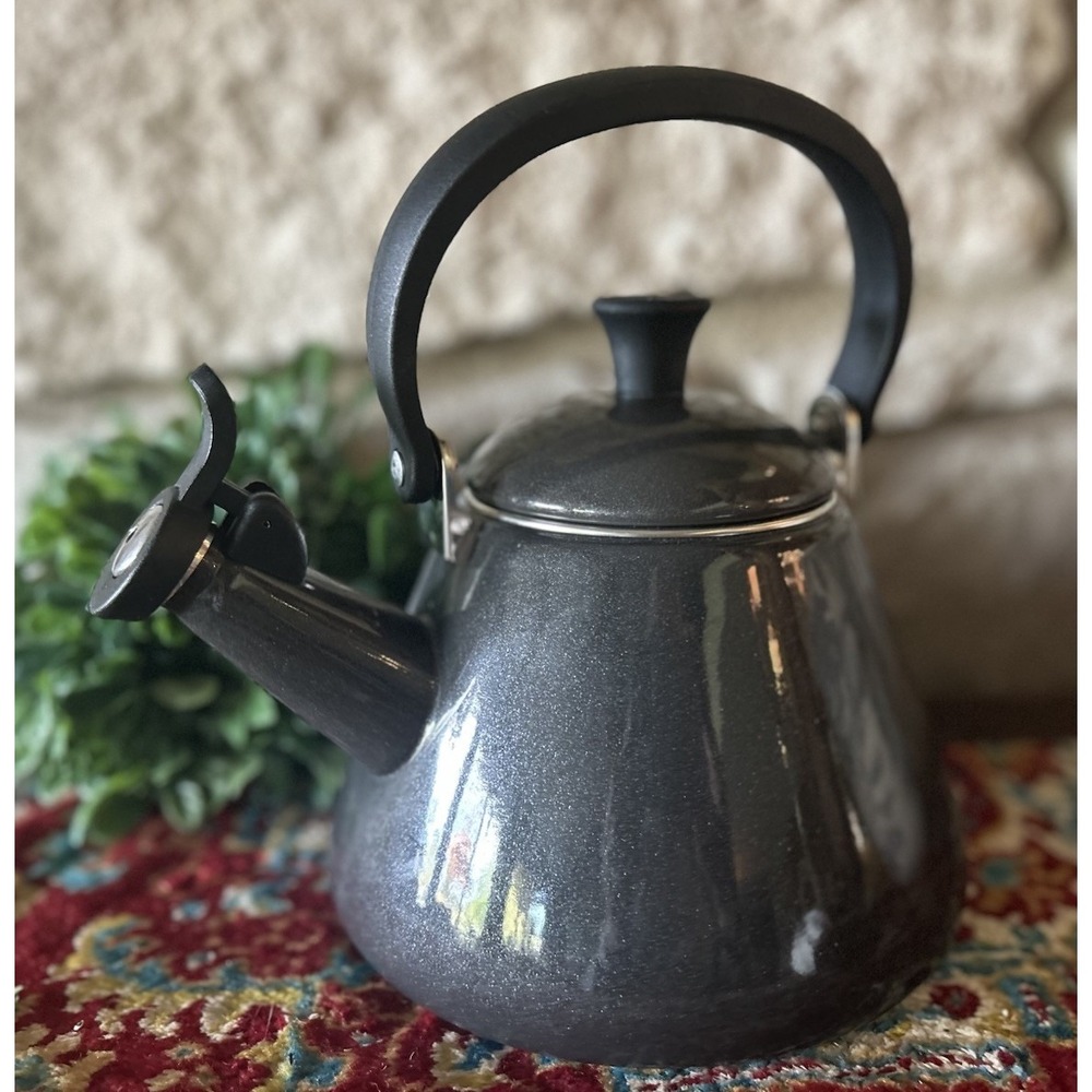 LE CREUSET Kone Whistling Tea Kettle Midnight Grey NEW